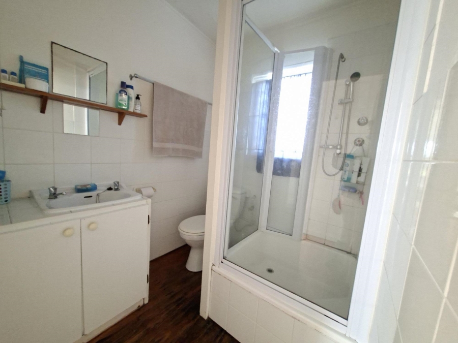 6 Bedroom Property for Sale in Pringle Bay Western Cape